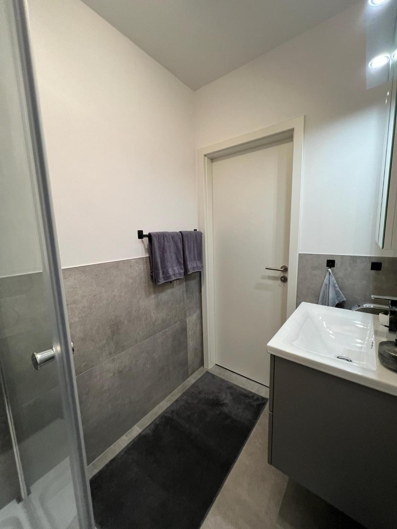 W&D Living - Fewo Kleines Italien Mit Parkplatz Und Balkon Celle Exterior foto